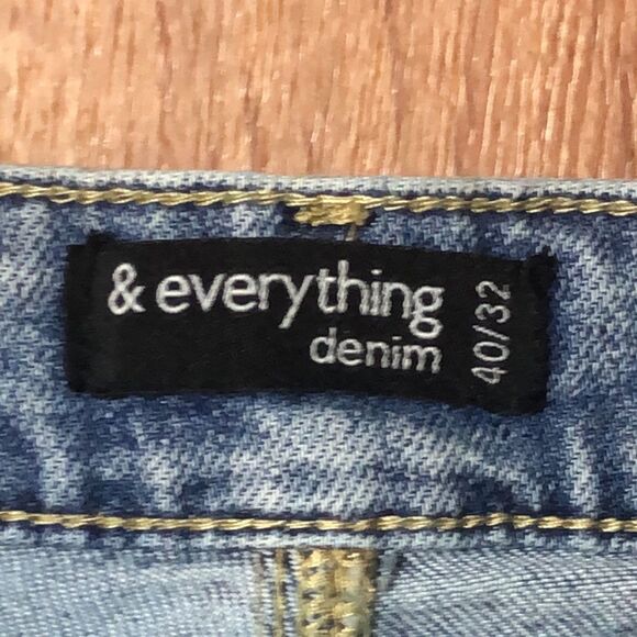 &EVERYTHING DENIM Men’s 40x32 Relaxed Blue Denim Jeans with Faded Details - Picture 5 of 5